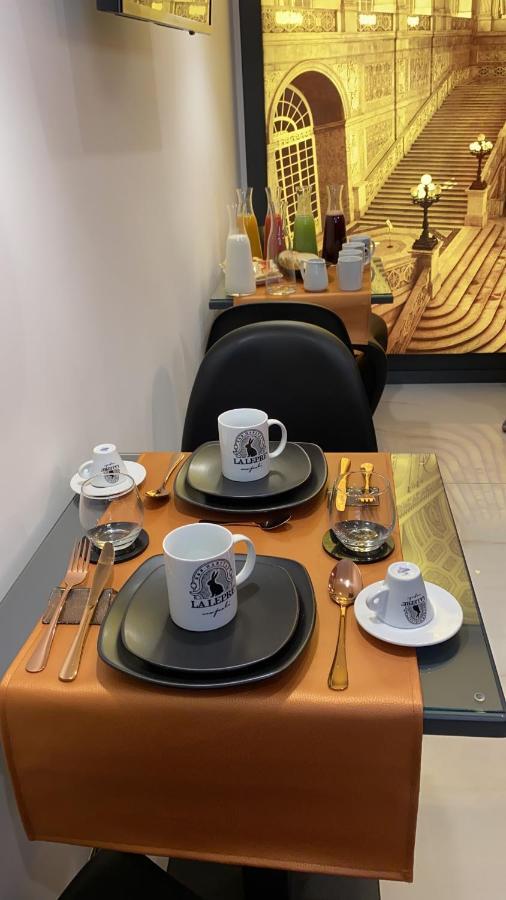 La Lepre Napoli Acomodação com café da manhã Exterior foto