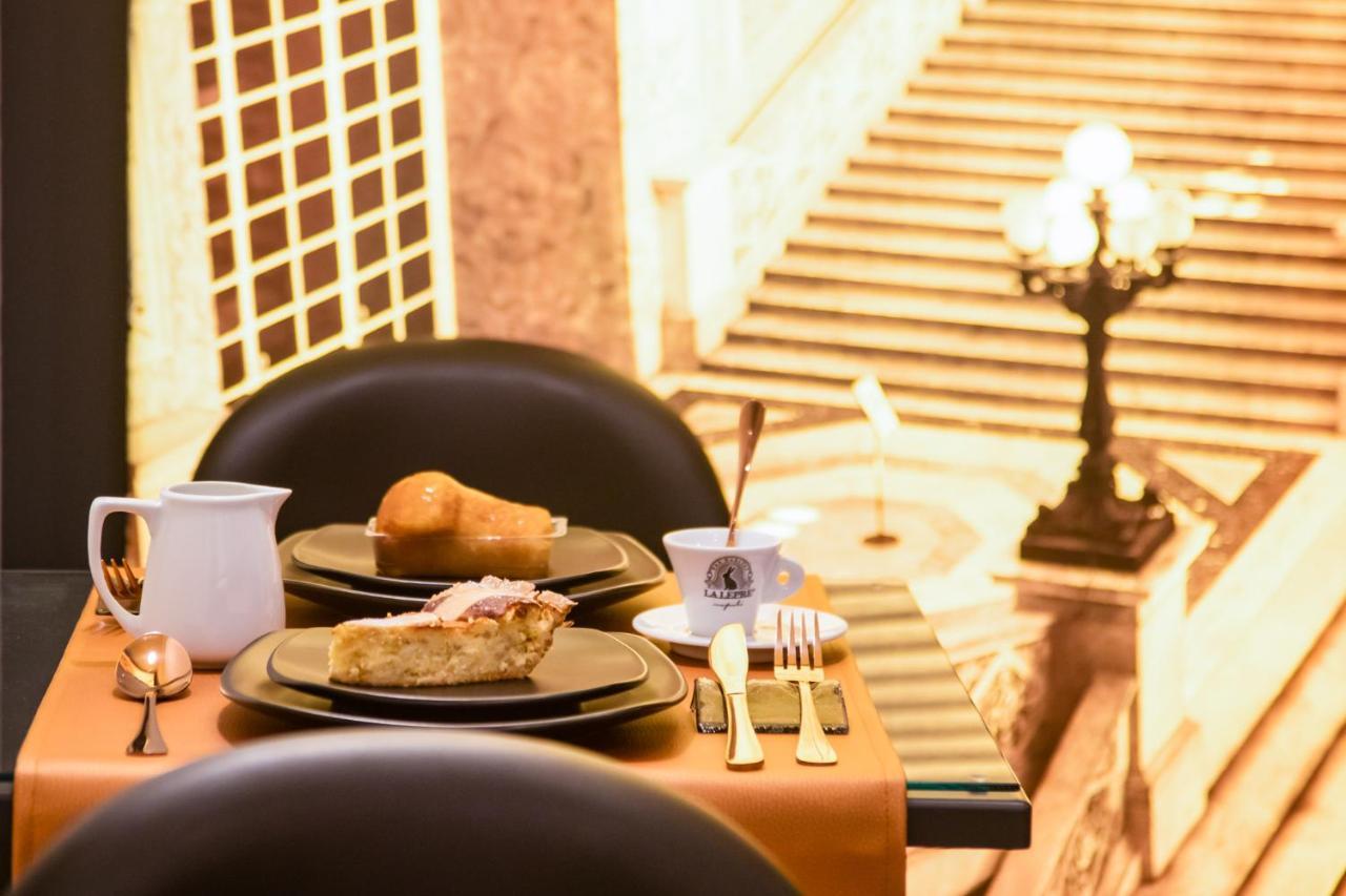 La Lepre Napoli Acomodação com café da manhã Exterior foto